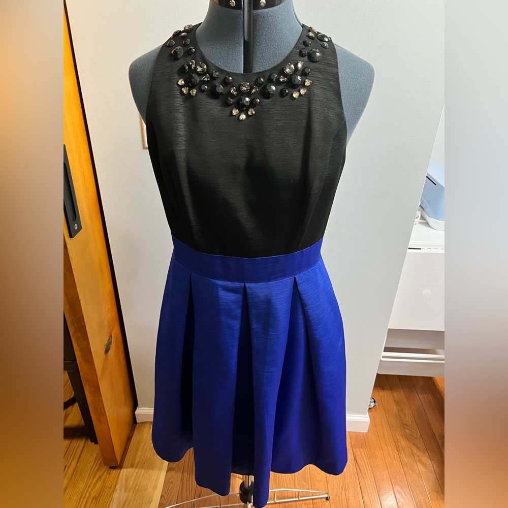 EUC Eliza J Beaded top dress with pockets